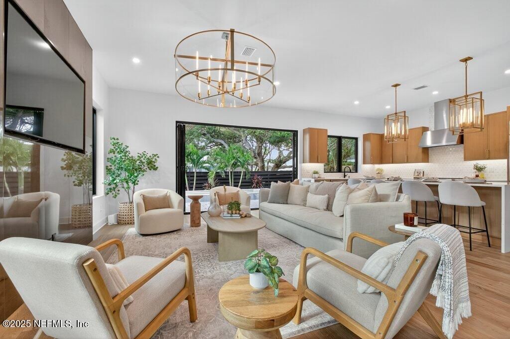 Chandelier, Interior, Kitchen, Living room, Pendant Lights, Recessed Lighting, Wood Texture Flooring