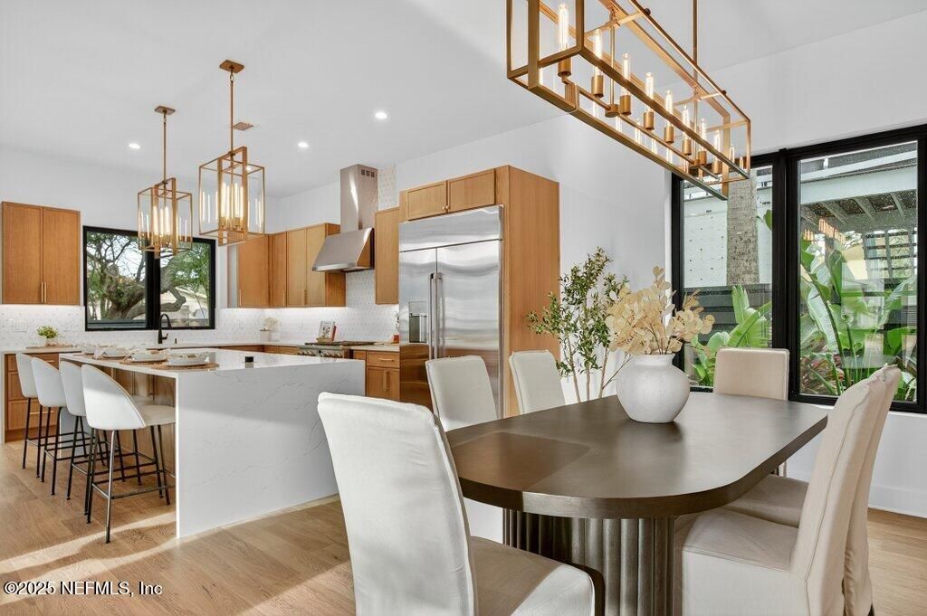 Dining room, Interior, Kitchen, Pendant Lights, Recessed Lighting, Wood Texture Flooring
