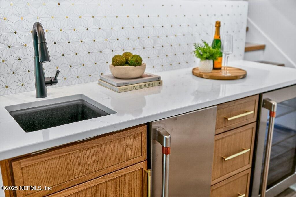 Interior, Stainless Steel Appliances