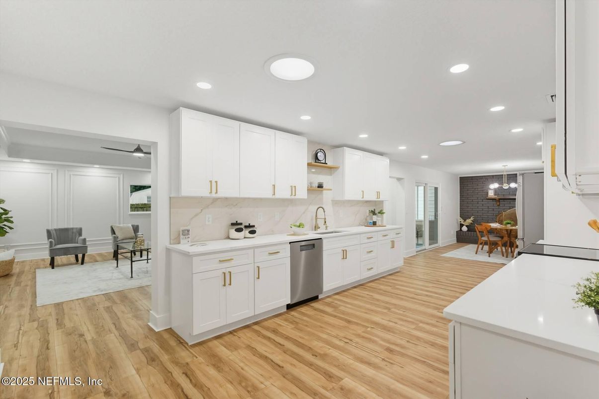 Dining room, Interior, Kitchen, Pendant Lights, Recessed Lighting, Stainless Steel Appliances, Wood Texture Flooring
