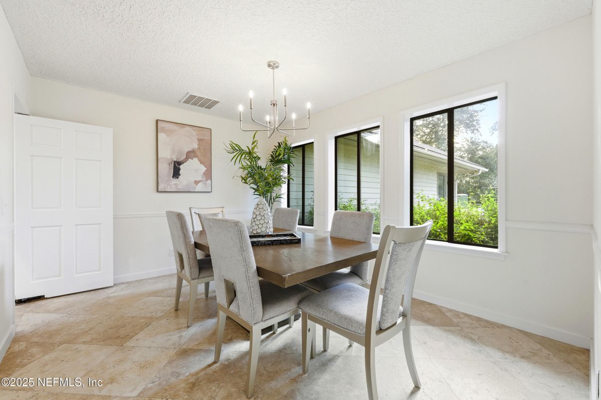 Chandelier, Dining room, Interior, Pendant Lights