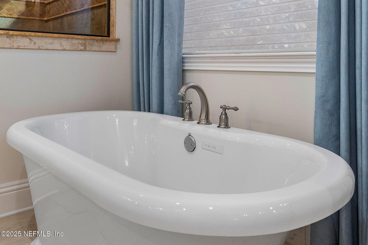 Bathroom, Free Standing Baths, Interior