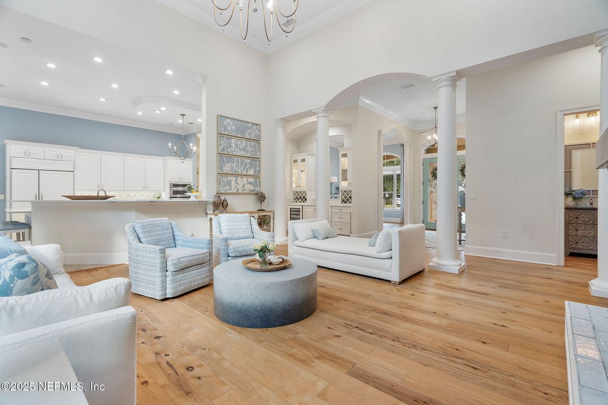 Chandelier, Interior, Kitchen, Living room, Pendant Lights, Recessed Lighting, Wood Texture Flooring