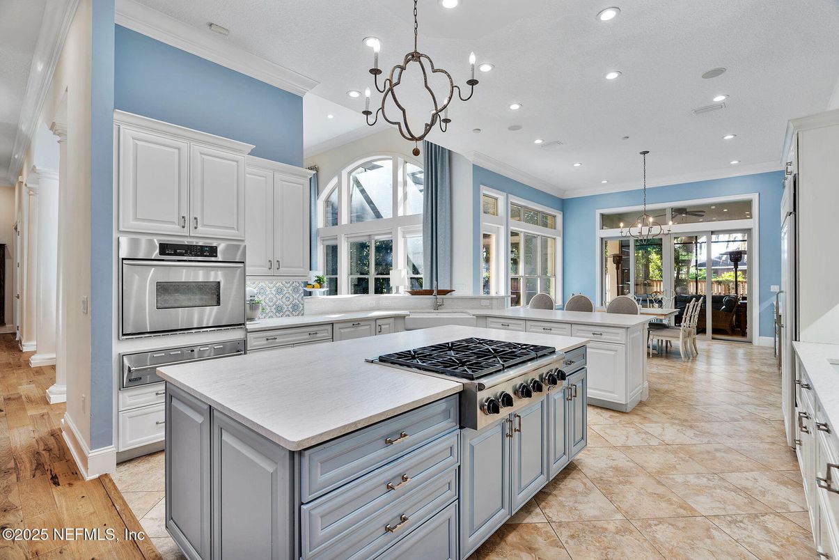 Chandelier, Dining room, Interior, Kitchen, Pendant Lights, Recessed Lighting, Stainless Steel Appliances