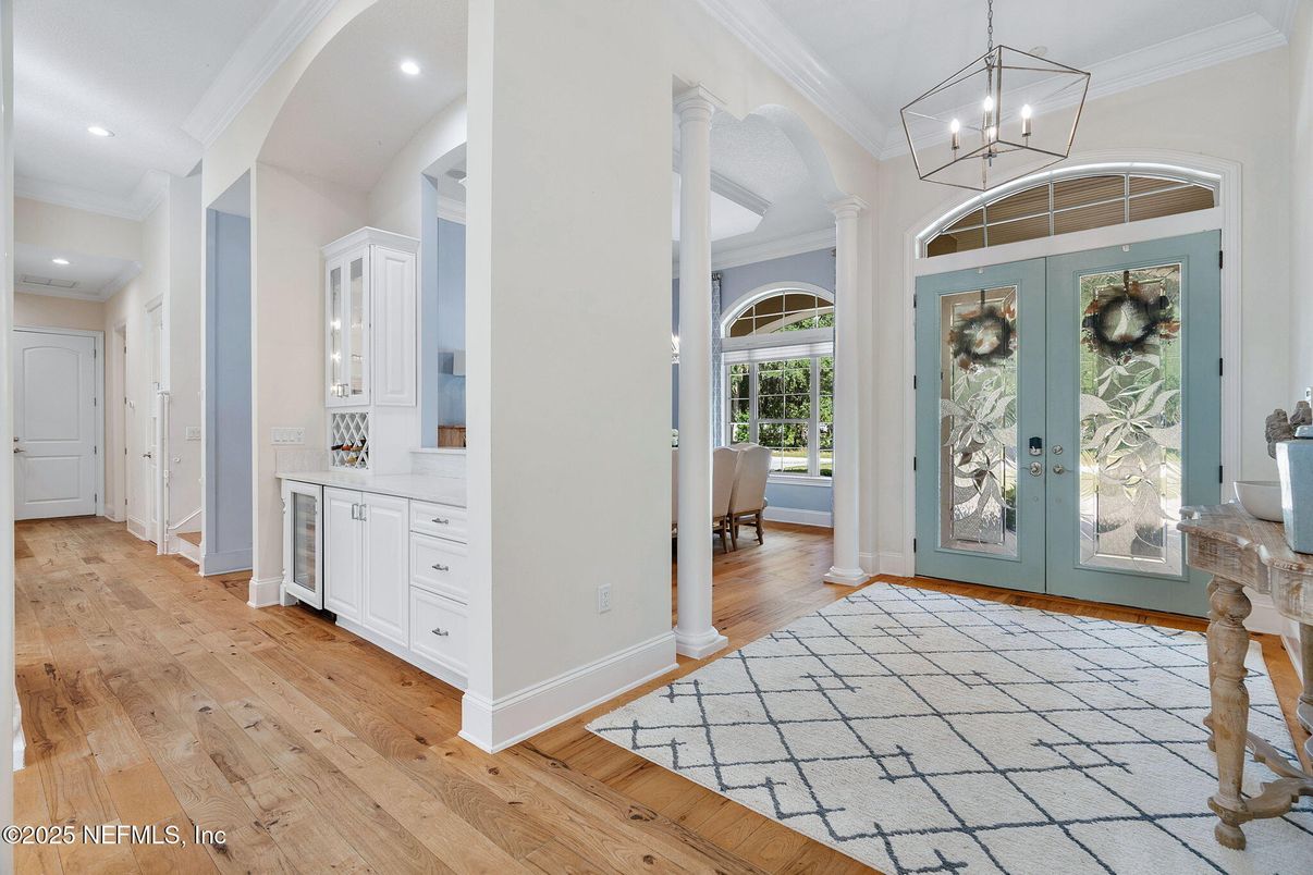 Interior, Pendant Lights, Recessed Lighting, Wood Texture Flooring