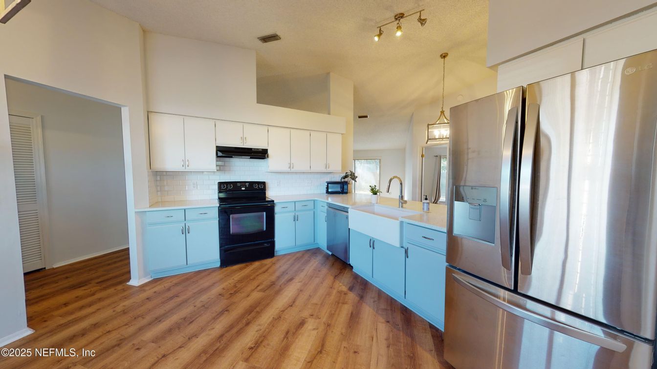 Interior, Kitchen, Pendant Lights, Wood Texture Flooring