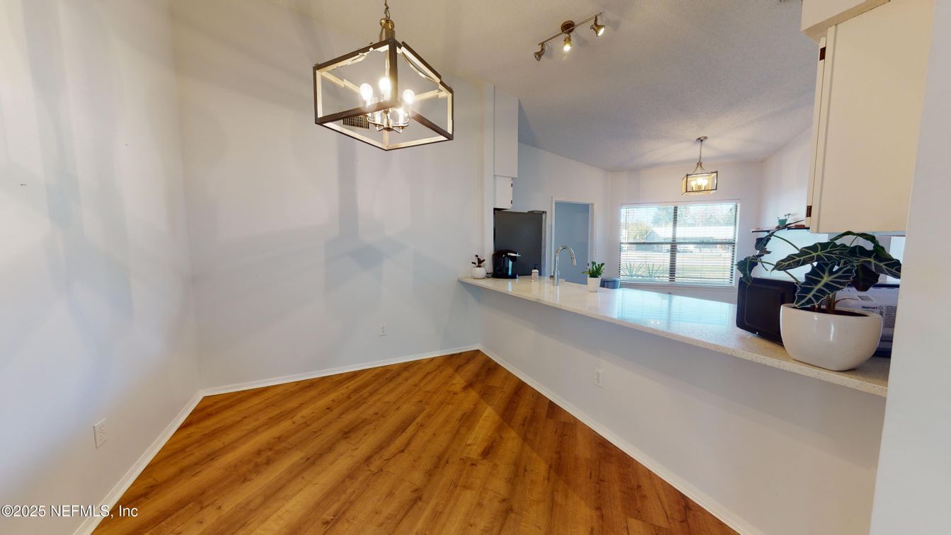 Empty room, Interior, Pendant Lights, Wood Texture Flooring
