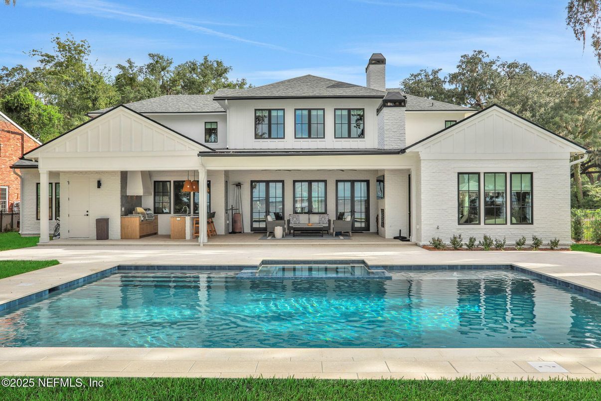 Exterior, Pool