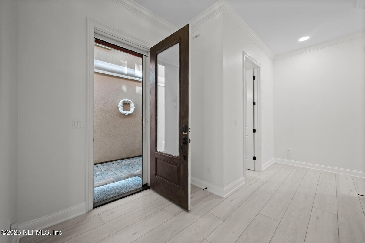 Interior, Recessed Lighting, Wood Texture Flooring