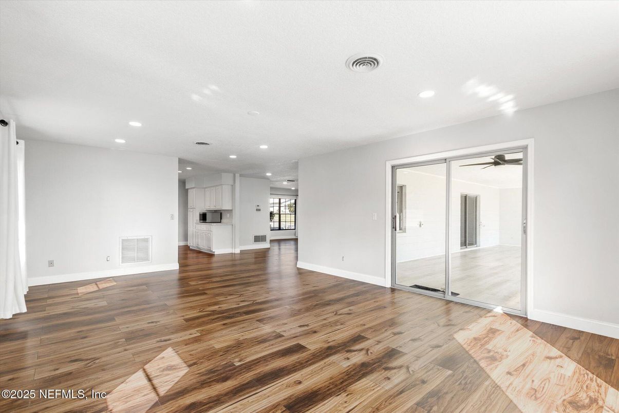 Empty room, Interior, Recessed Lighting, Wood Texture Flooring