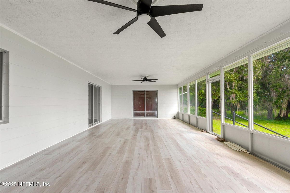 Empty room, Interior, Sun Room, Wood Texture Flooring