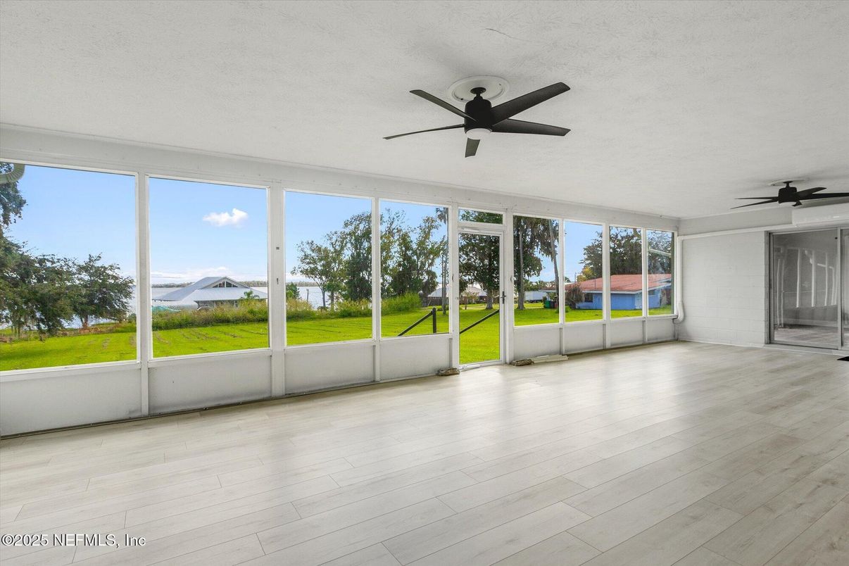 Empty room, Interior, Sun Room, Wood Texture Flooring