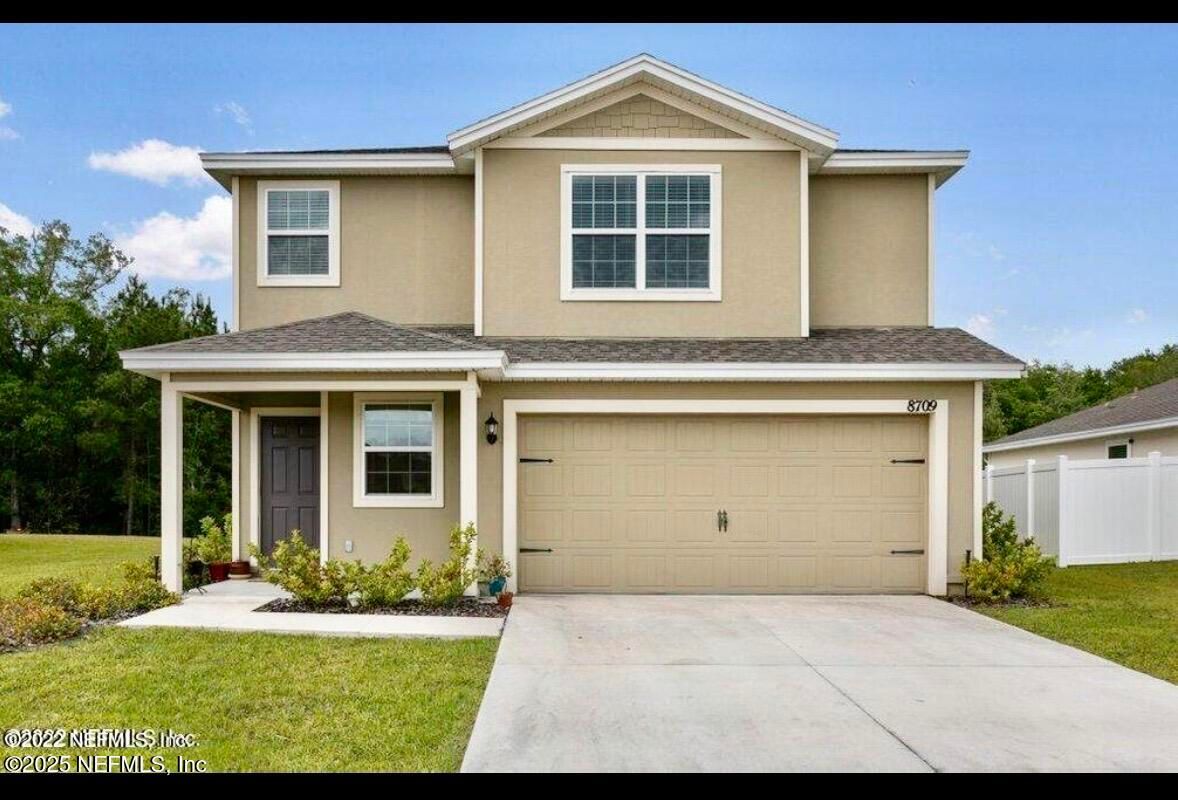 Attached, Exterior, Facade, American Craftsman