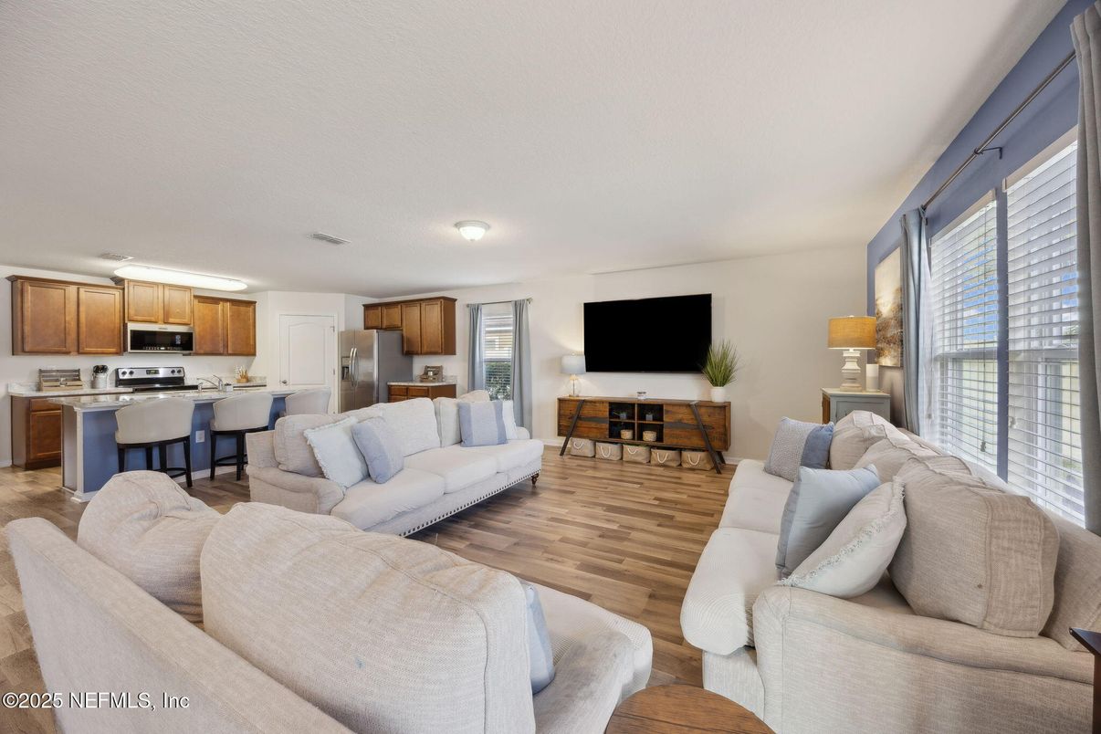 Dining room, Interior, Kitchen, Living room, Stainless Steel Appliances, Wood Texture Flooring