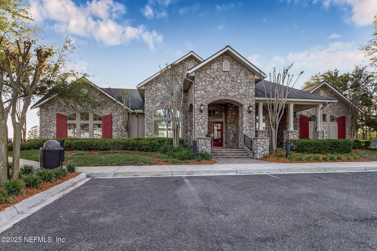 Exterior, Facade, Brick Traditional