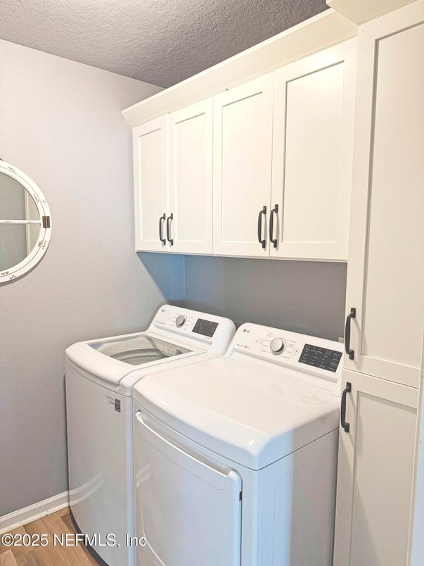 Interior, Washer, Wood Texture Flooring