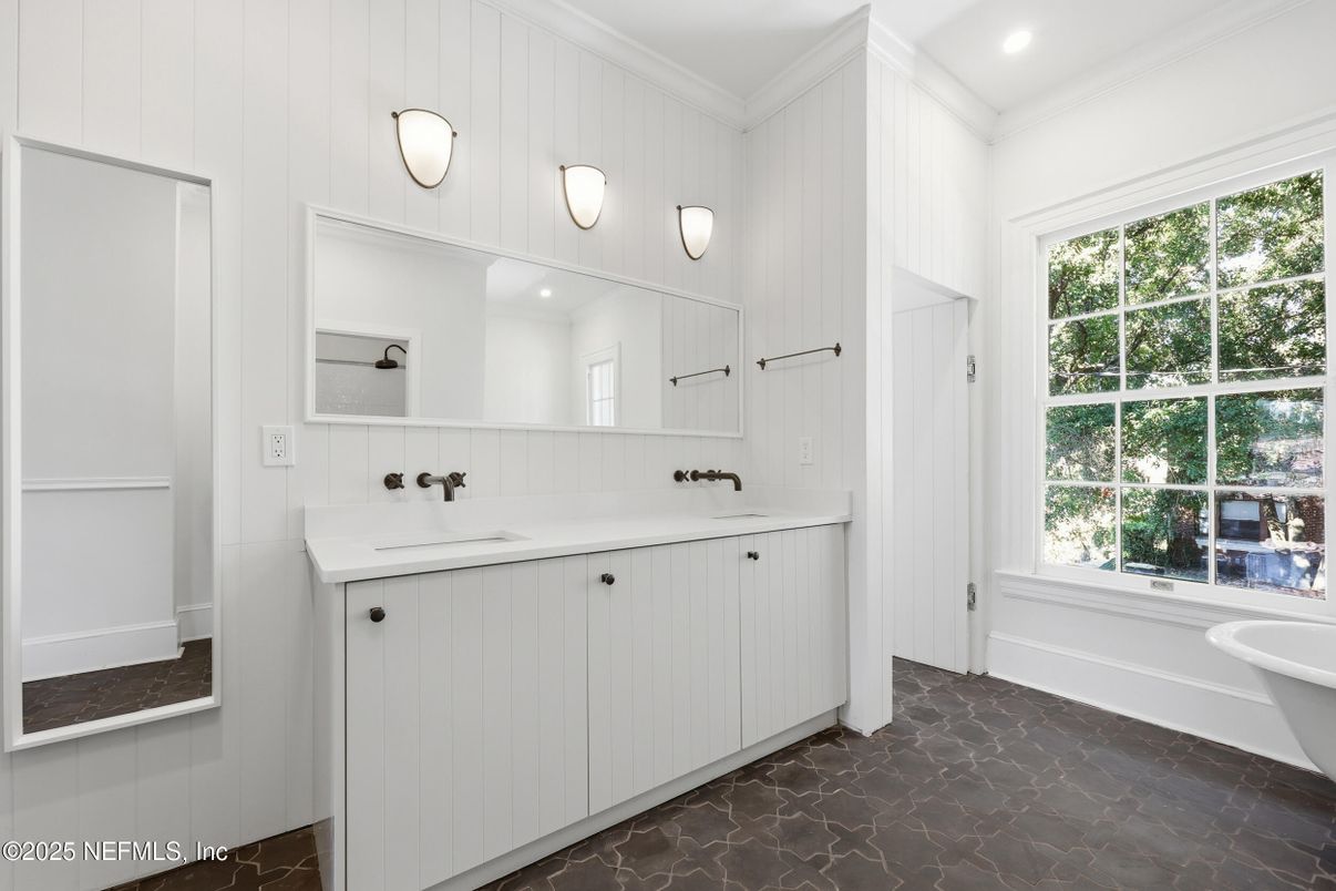 Bathroom, Dual Sink Vanities, Interior, Pendant Lights, Recessed Lighting