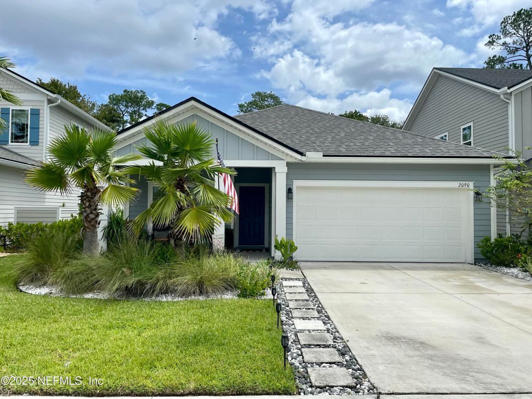 Attached, Exterior, Facade, Ranch