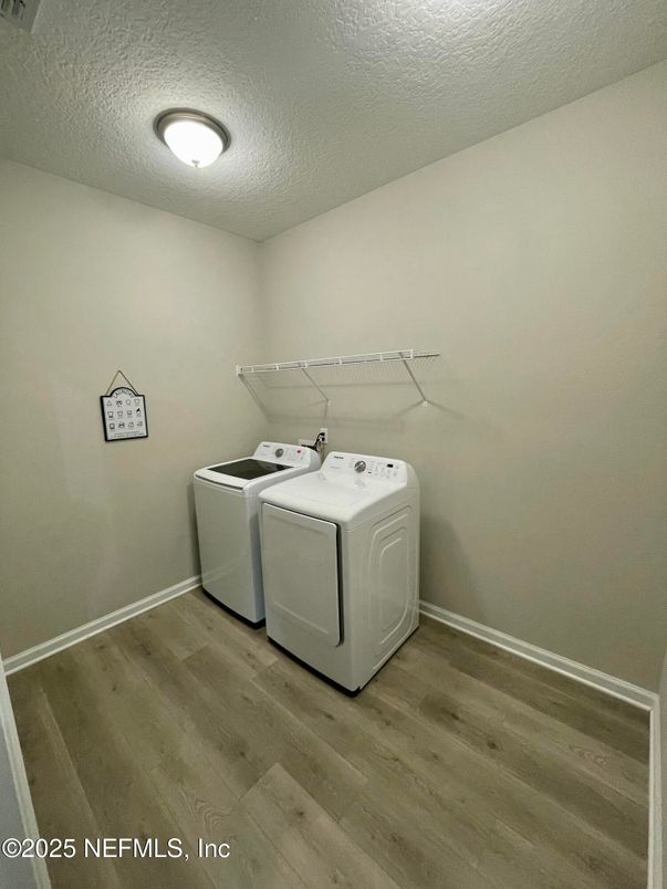 Interior, Washer, Wood Texture Flooring