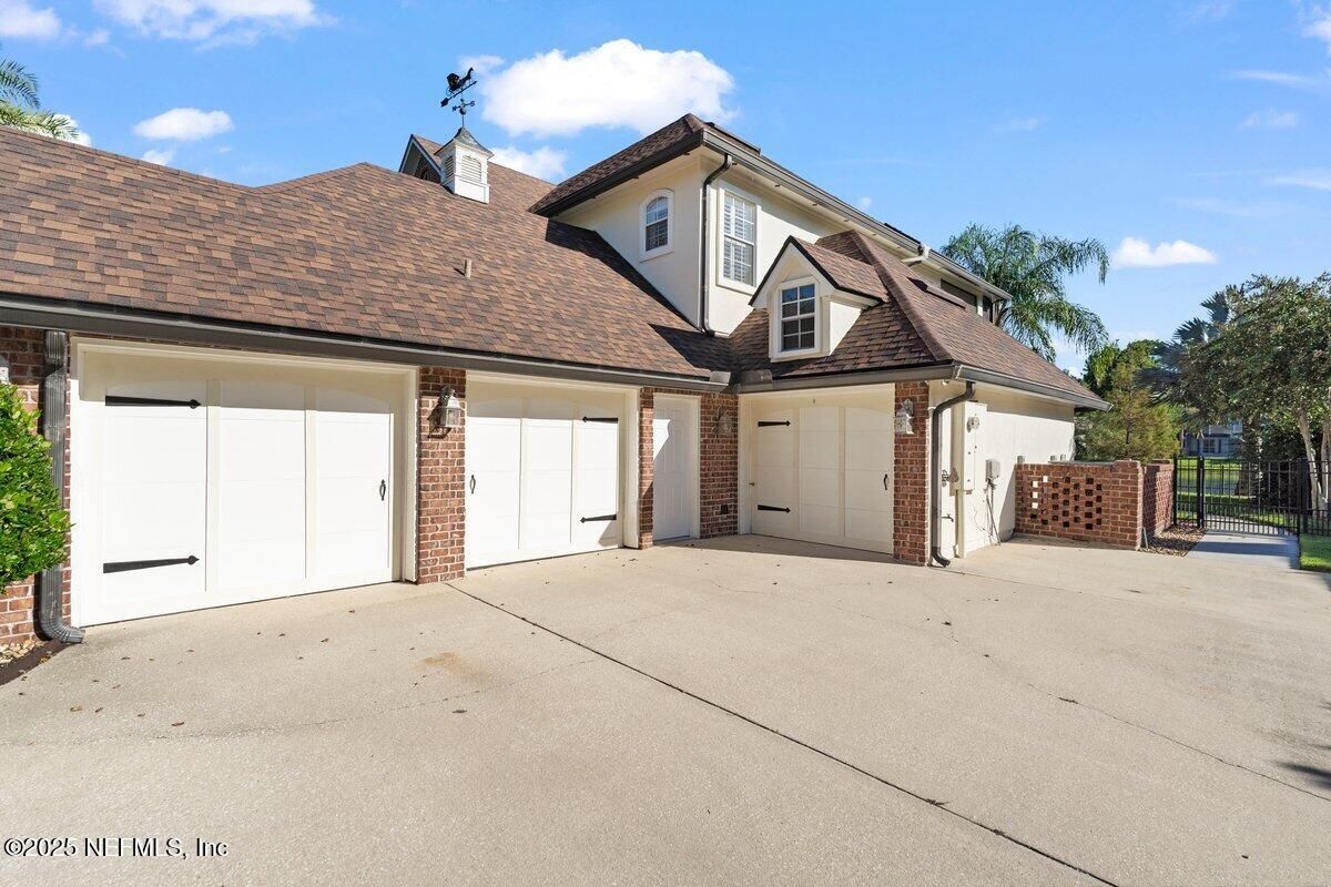 Attached, Exterior, Facade, Brick Facade, Cape Cod