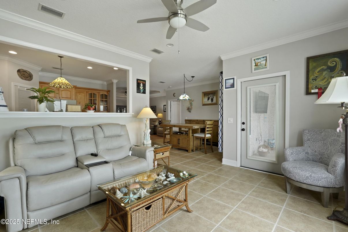 Dining room, Interior, Living room, Pendant Lights, Recessed Lighting