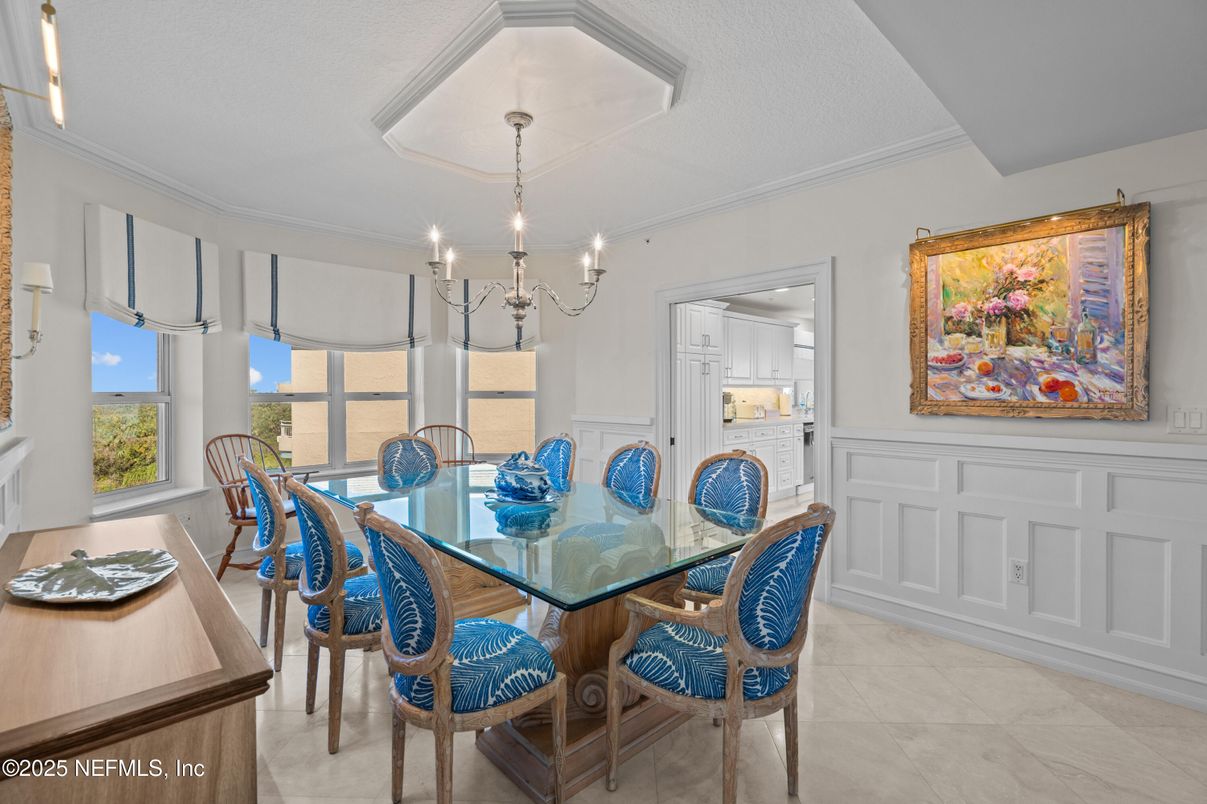 Chandelier, Dining room, Interior