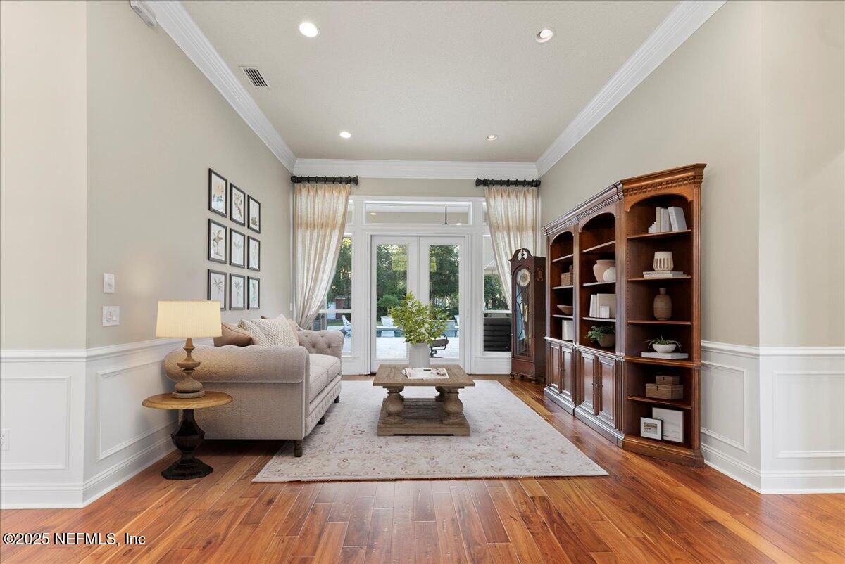 Interior, Recessed Lighting, Wood Texture Flooring