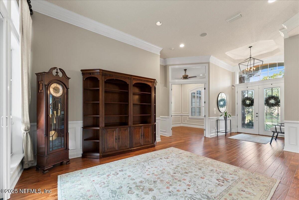 Interior, Pendant Lights, Recessed Lighting, Wood Texture Flooring