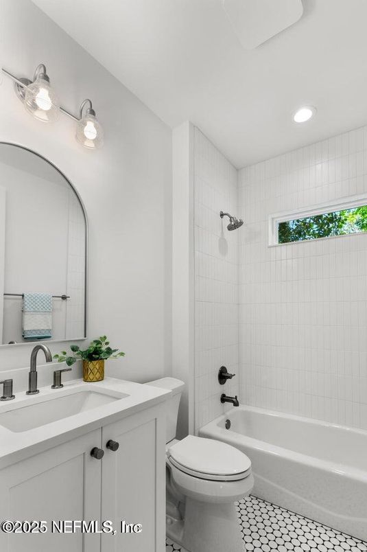 Bathroom, Interior, Recessed Lighting