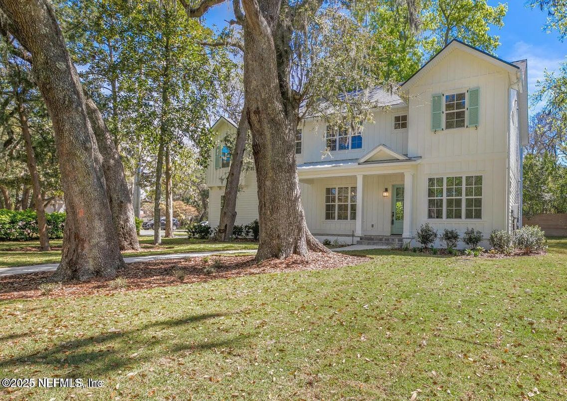 Exterior, Facade, Farmhouse
