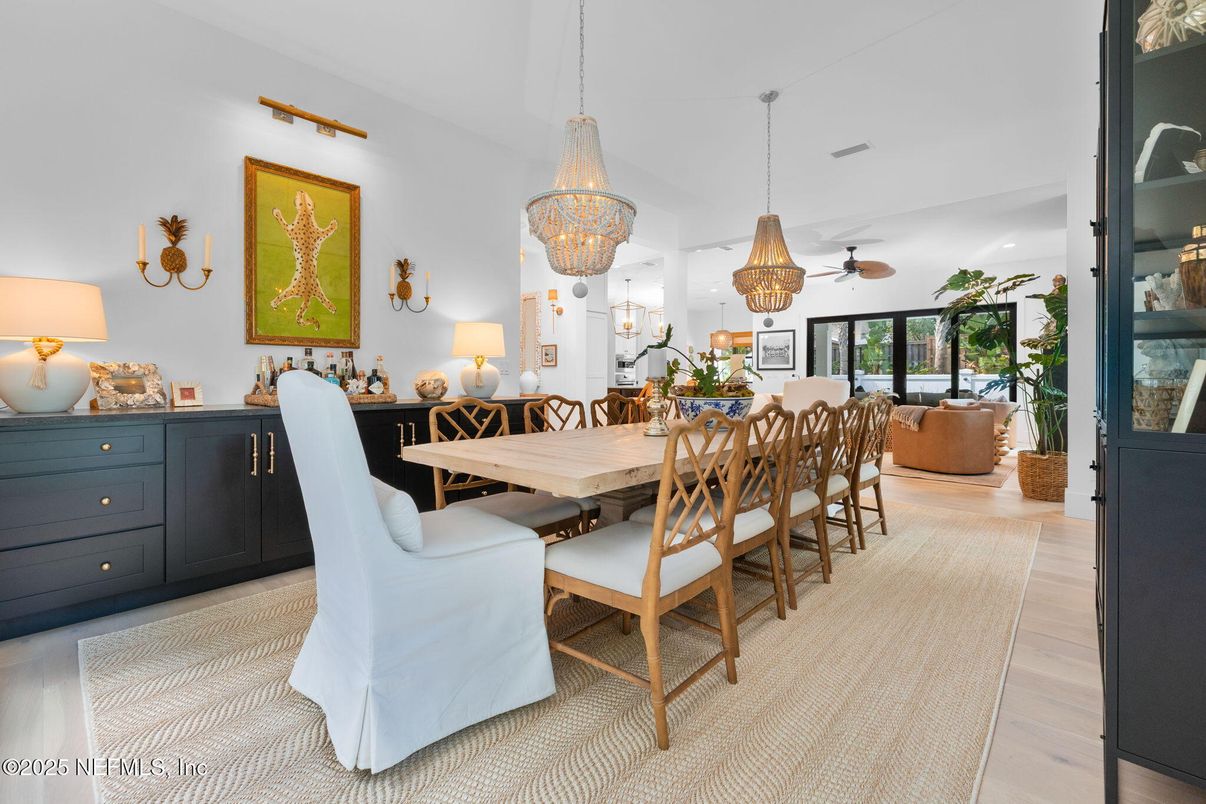 Chandelier, Dining room, Interior, Living room, Pendant Lights, Wood Texture Flooring