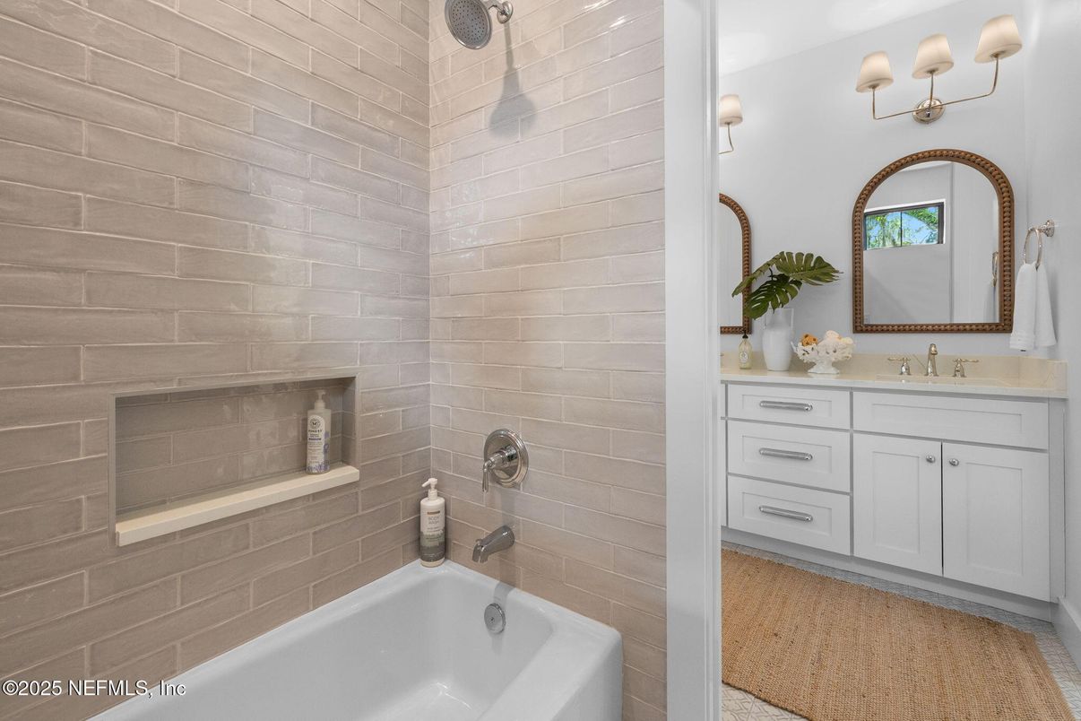 Bathroom, Dual Sink Vanities, Interior