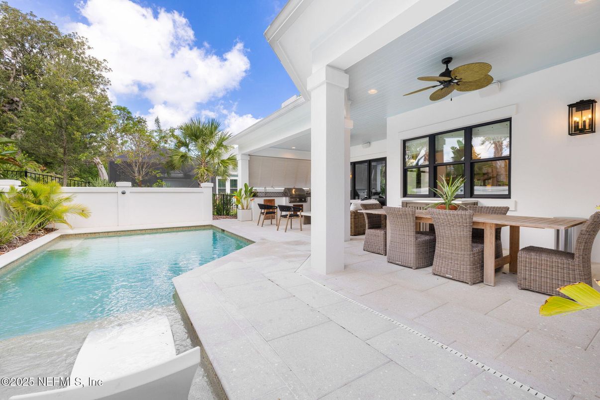 Exterior, Outdoor Kitchen, Pool