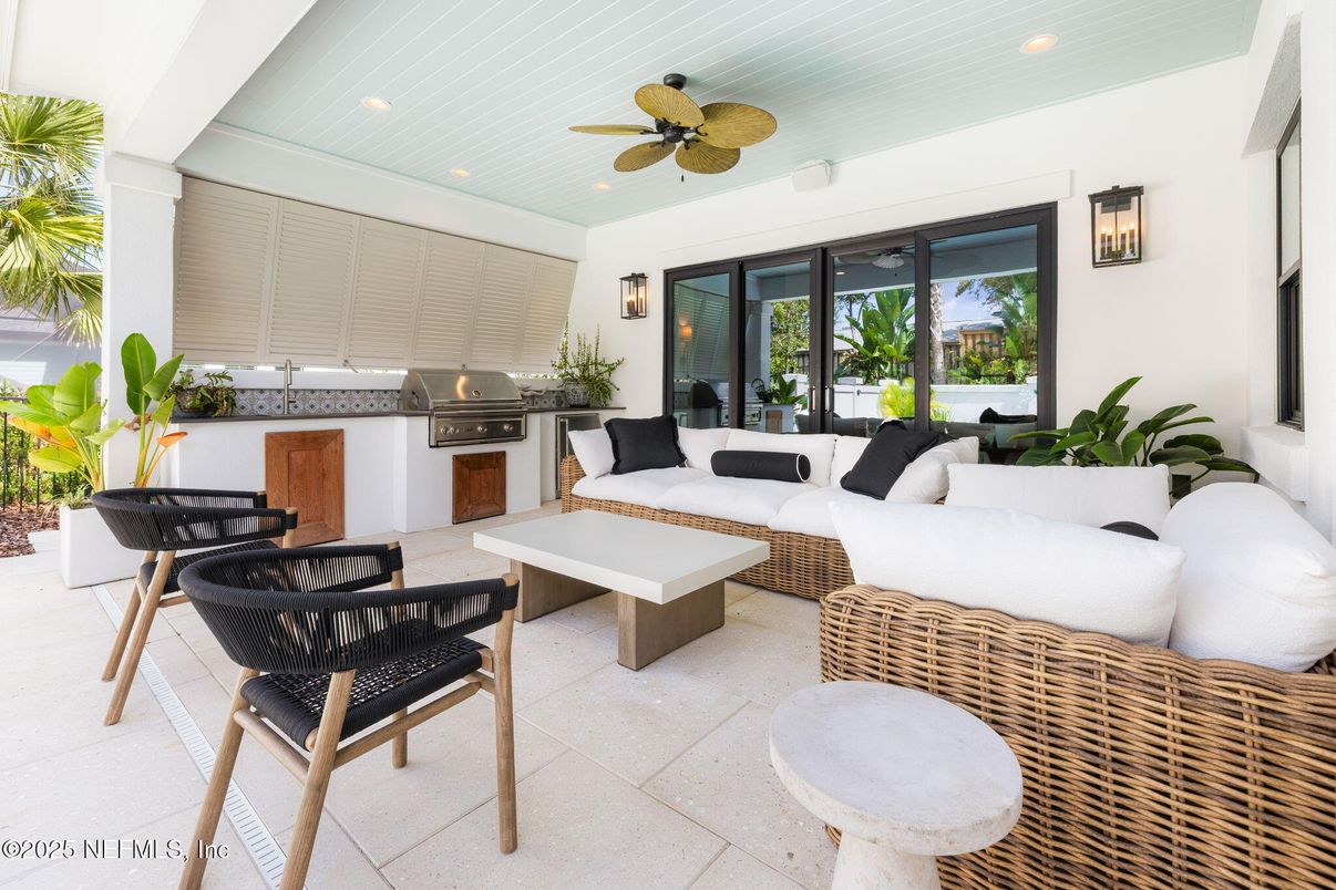 Exterior, Outdoor Kitchen, Recessed Lighting