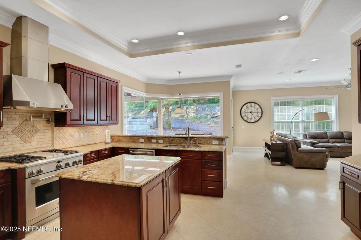 Interior, Kitchen, Living room, Pendant Lights, Recessed Lighting, Stainless Steel Appliances