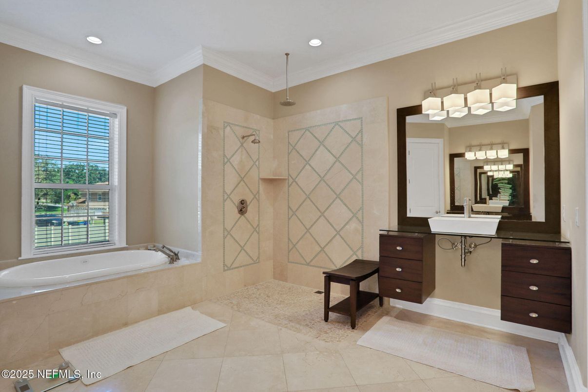 Bathroom, Interior, Recessed Lighting