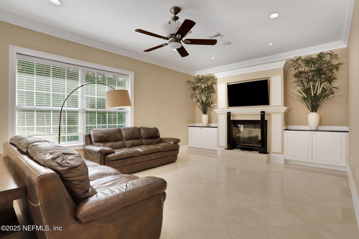 Fireplace, Interior, Living room, Recessed Lighting