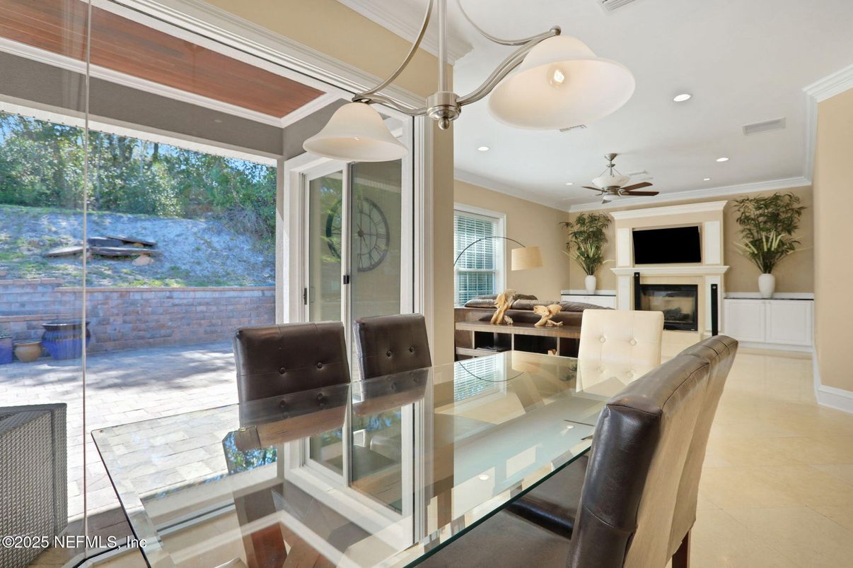Dining room, Fireplace, Interior, Pendant Lights, Recessed Lighting