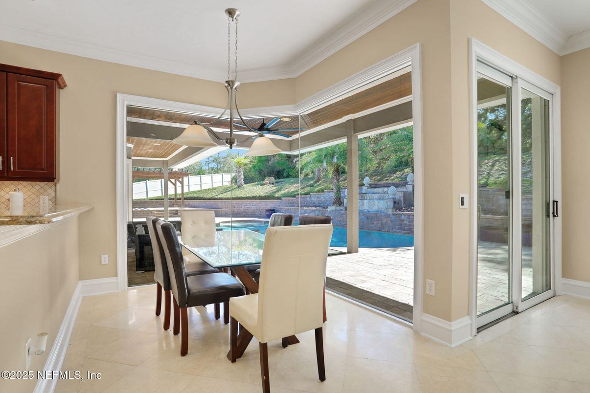 Dining room, Interior, Pendant Lights