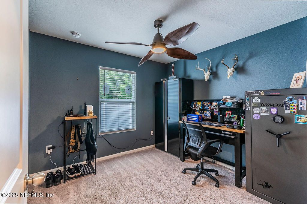 Home Office, Interior