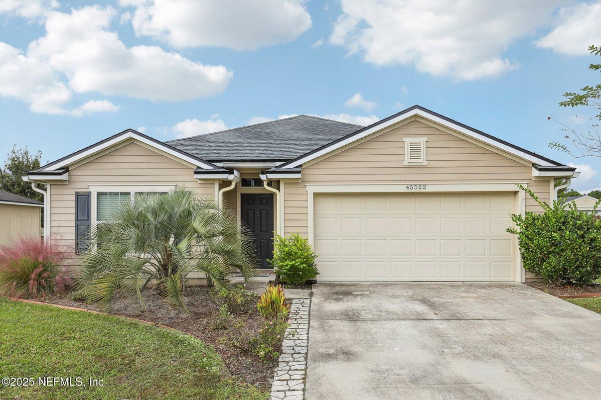 Attached, Exterior, Facade, Ranch