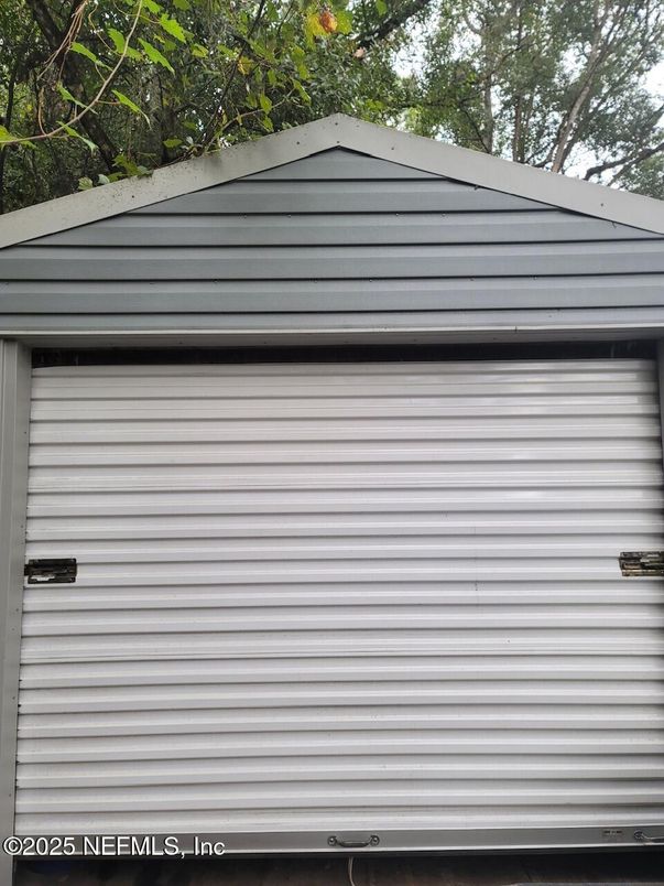 Detached Garage, Exterior