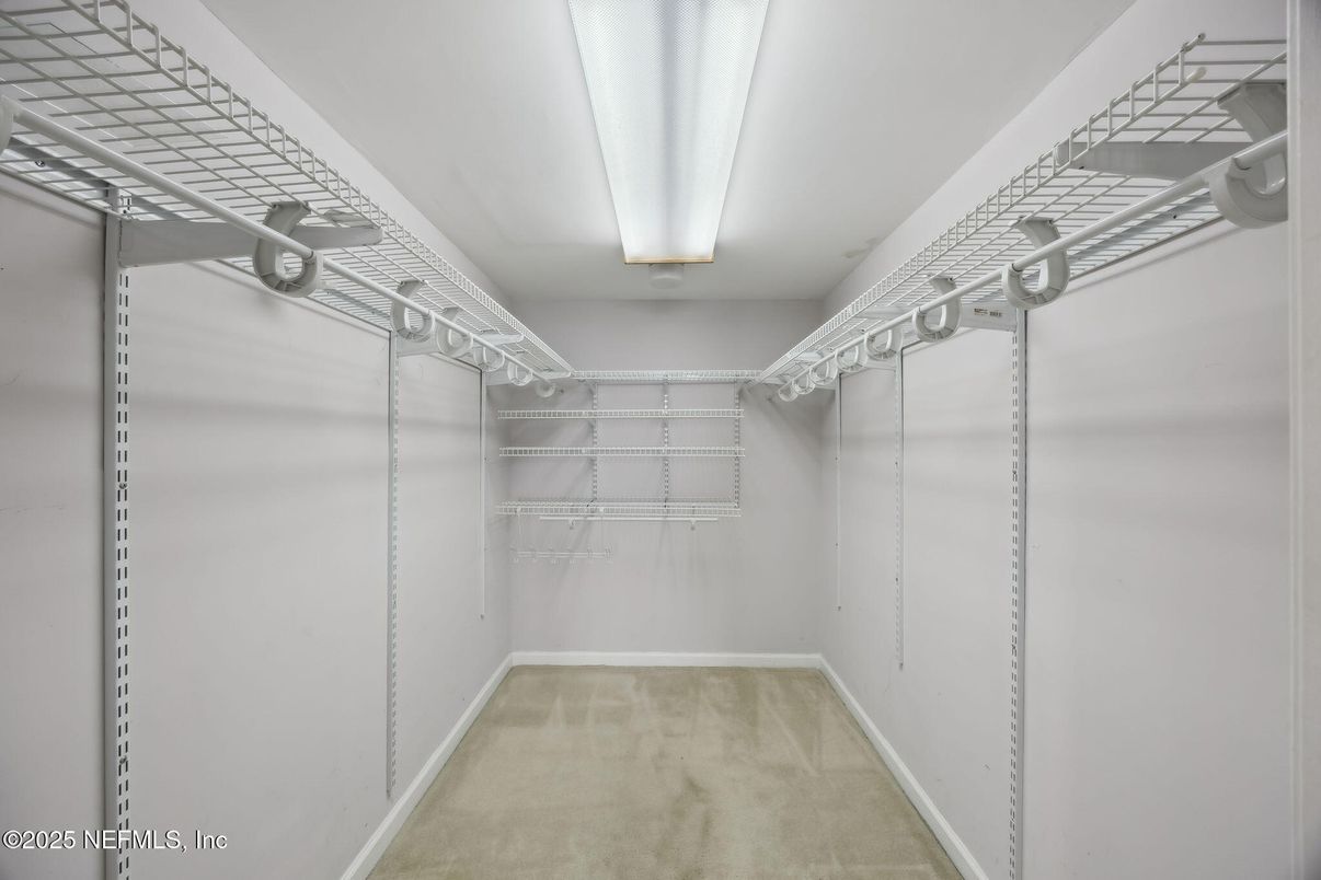 Empty room, Interior, Walk-in Closets
