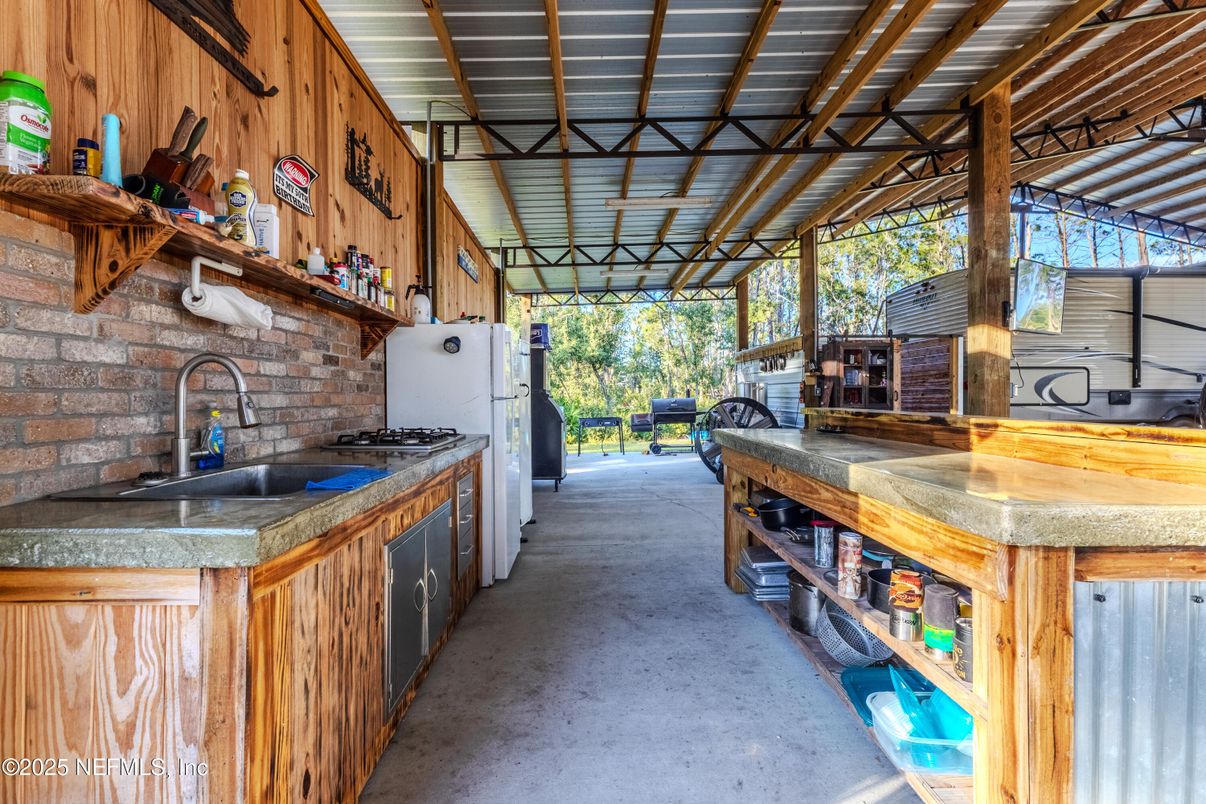 Exterior, Outdoor Kitchen