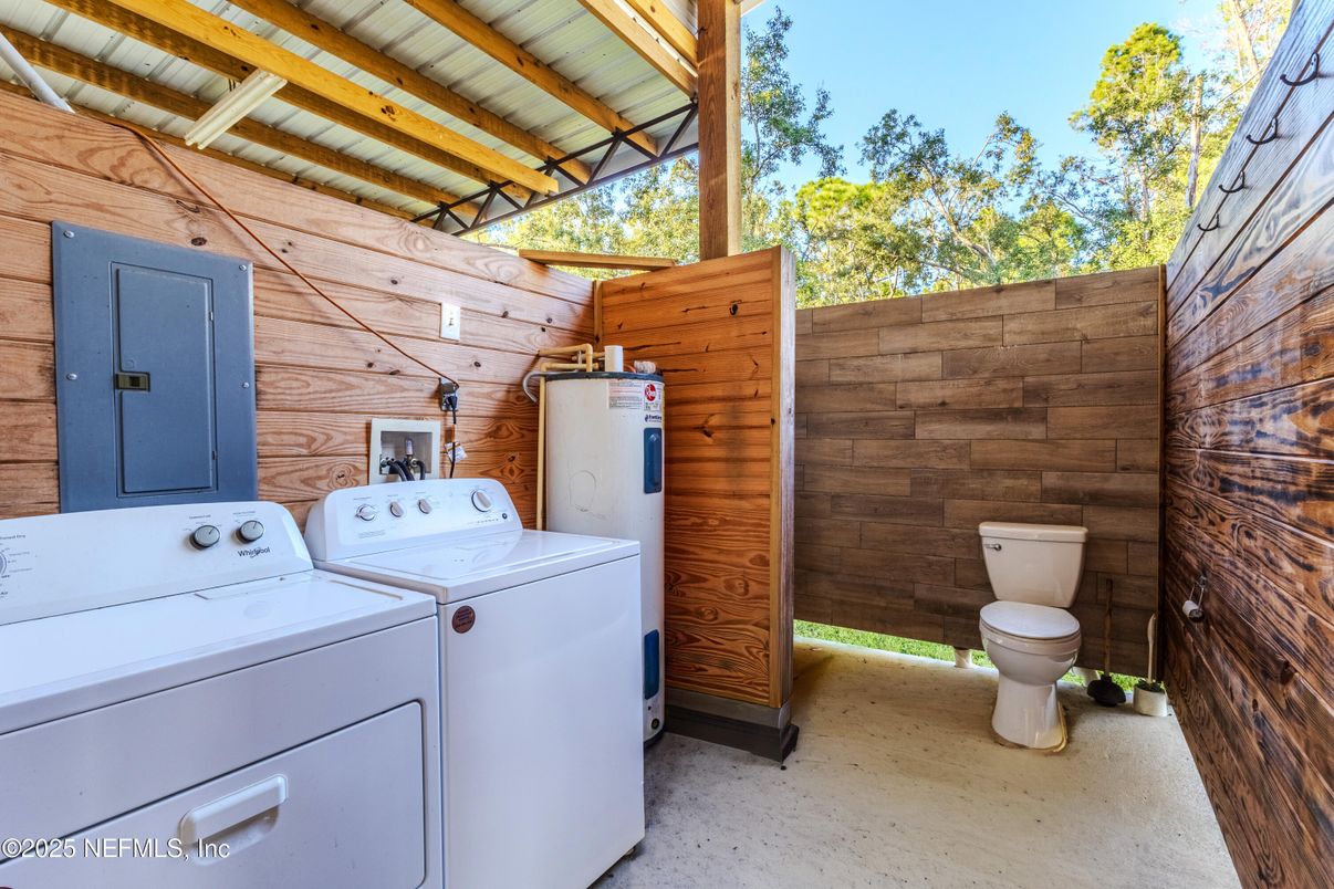 Exterior, Washer, Wooden Walls