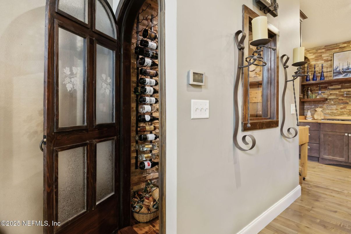 Interior, Pendant Lights, Wood Texture Flooring