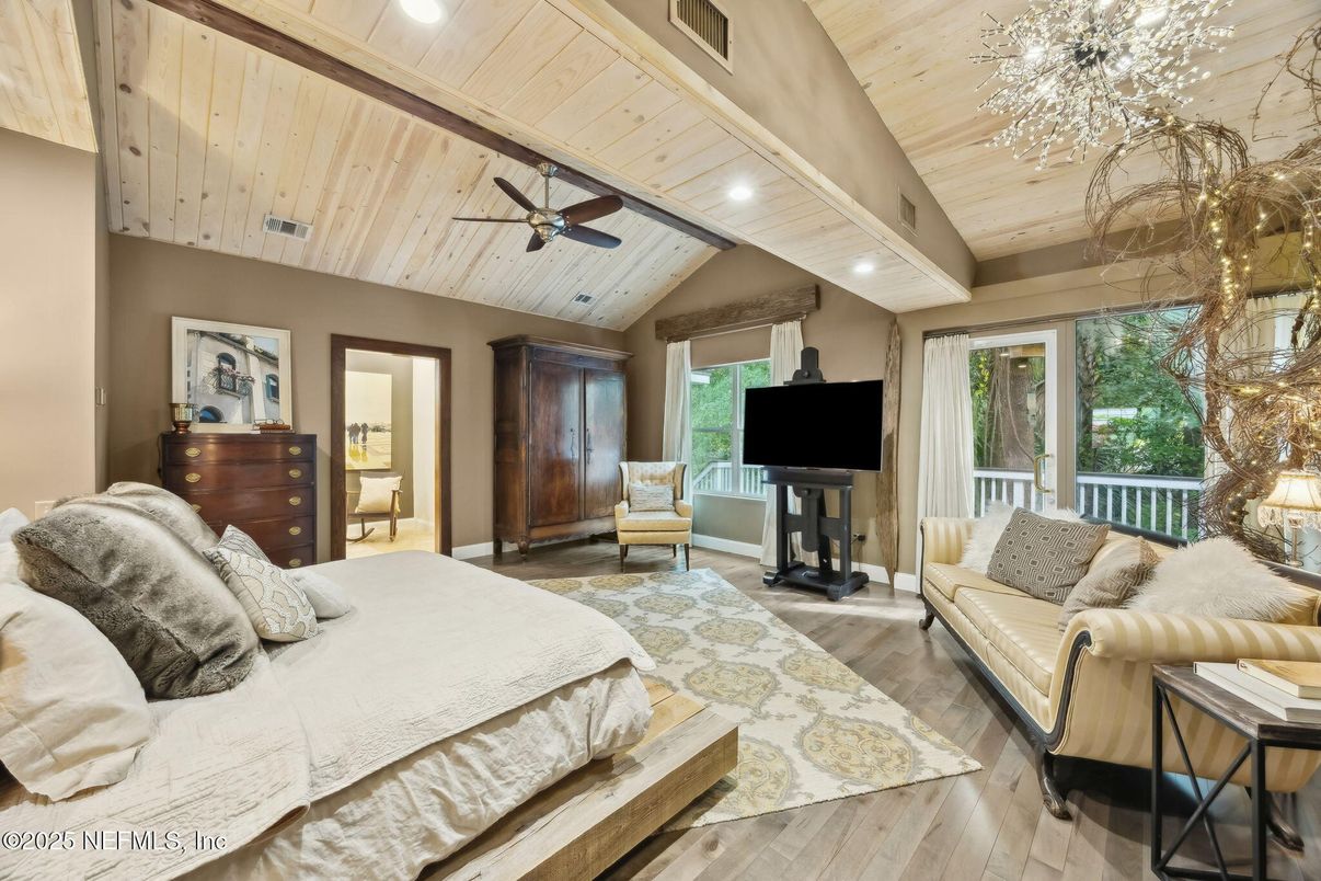 Bedroom, Interior, Recessed Lighting, Wooden Ceilings, Wood Texture Flooring