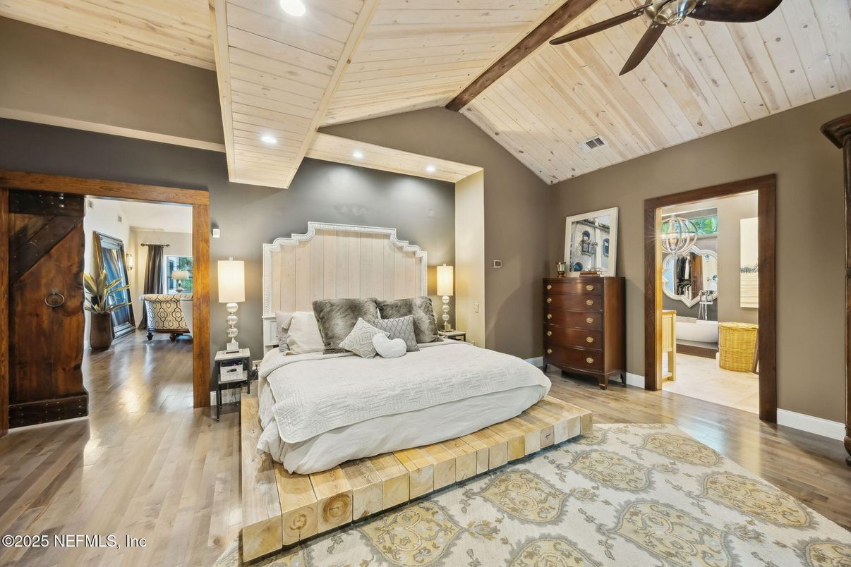 Bedroom, Interior, Recessed Lighting, Wooden Beams, Wooden Ceilings, Wood Texture Flooring