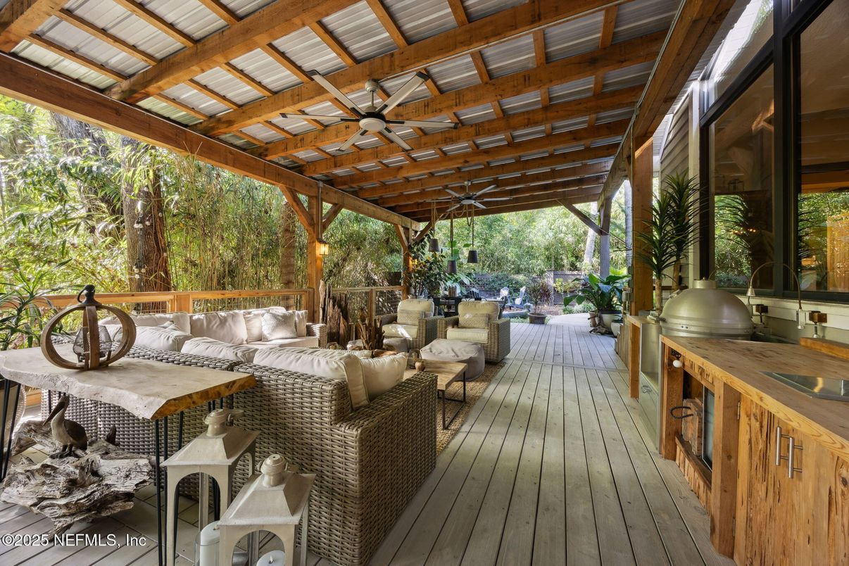 Exterior, Outdoor Kitchen