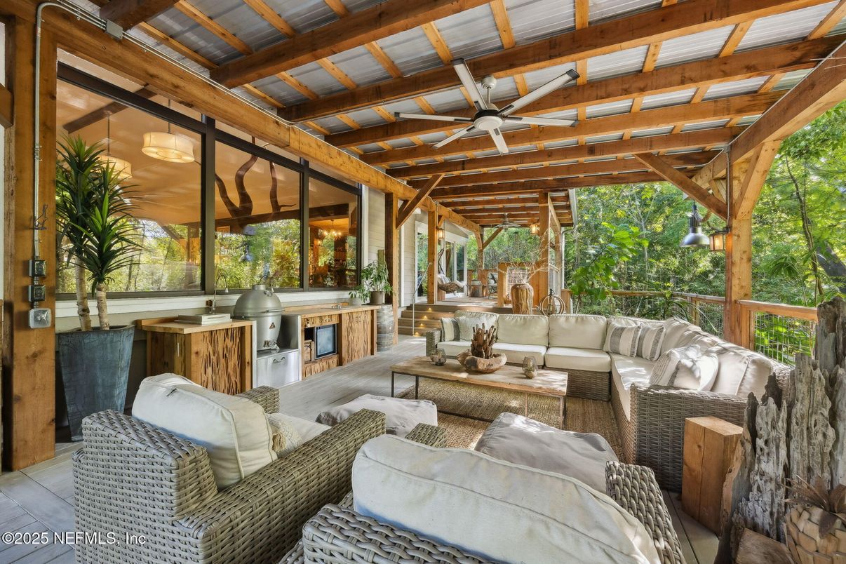 Exterior, Outdoor Kitchen